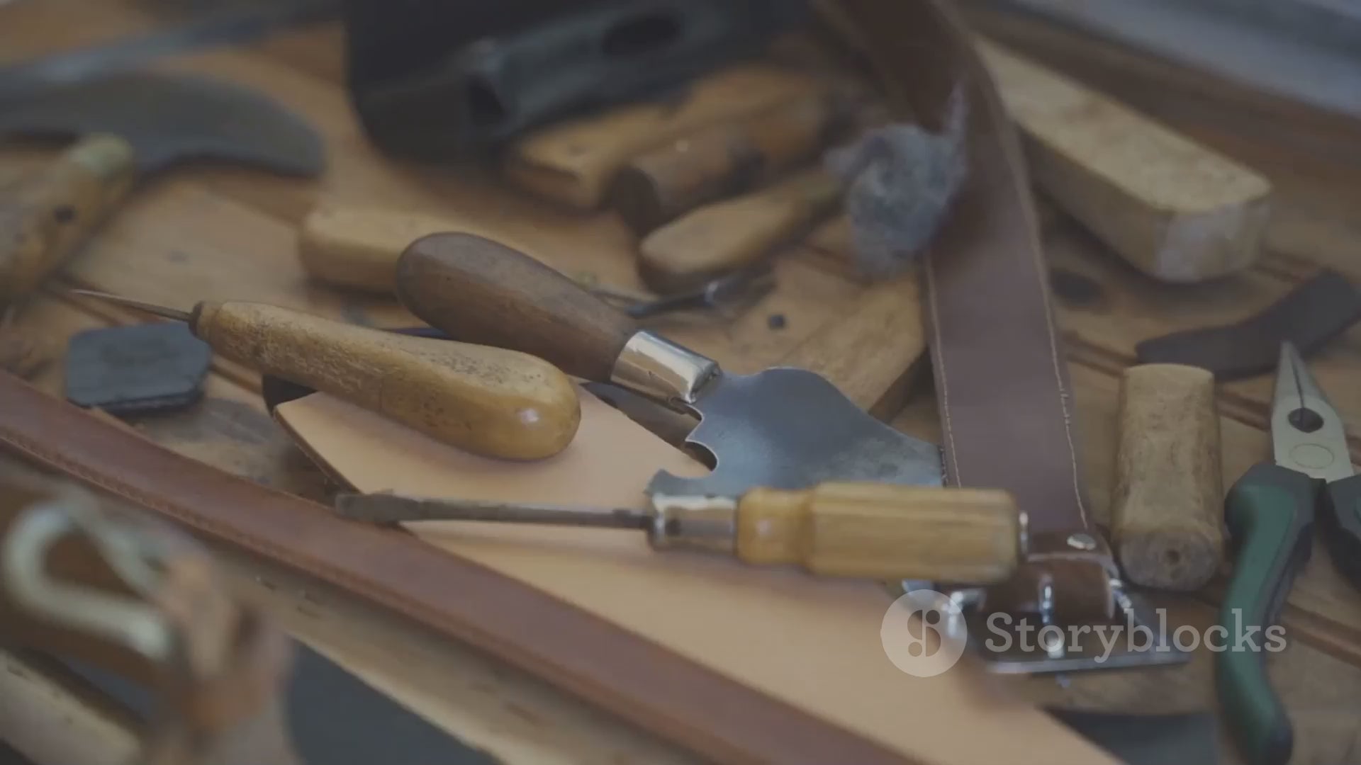 Load video: Handcrafted gun belt by Armour Belts in Michigan