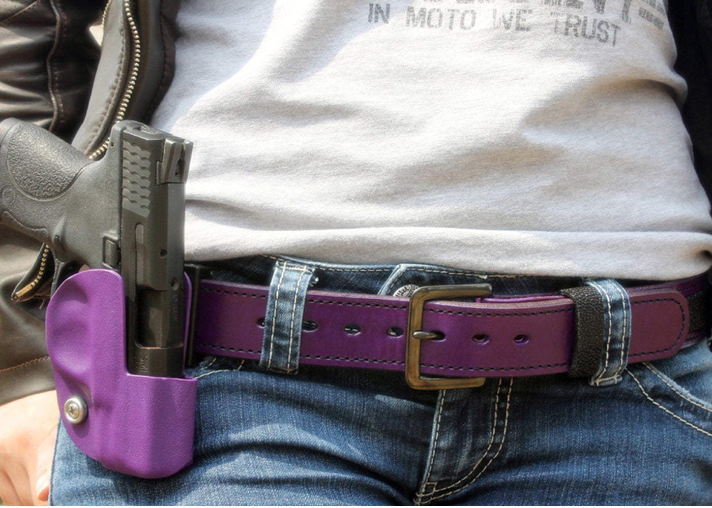 Shop gun belt in Michigan